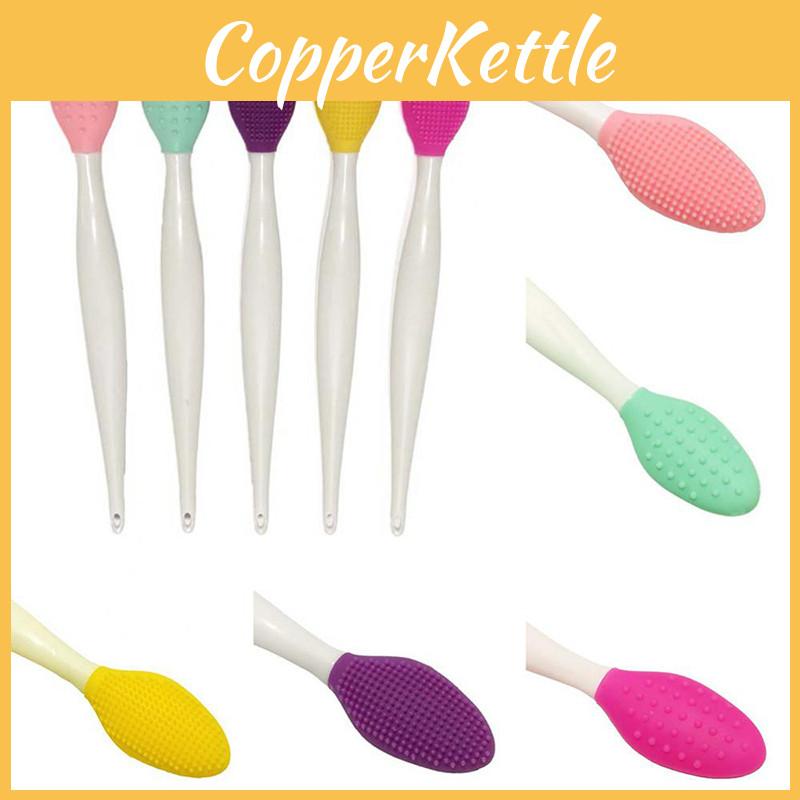 Easy To Use Soft Handheld Silicone Brush For Facial Cleansing And Exfoliation