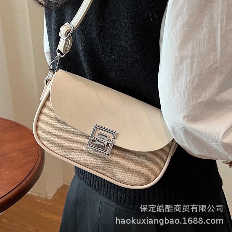 Super Fire Small Bag Women's Spring Summer 2025 New Fashion Shoulder Messenger Bag High Sense Women's Foreign Style Small Square Bag