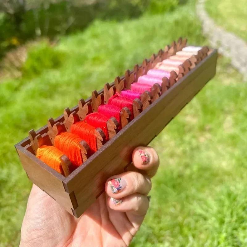 Dřevěné zvířátko ovce kočka sada cívek organizér na vyšívací příze držák cívek držák nití organizér na cívky s nití šicí nástroj