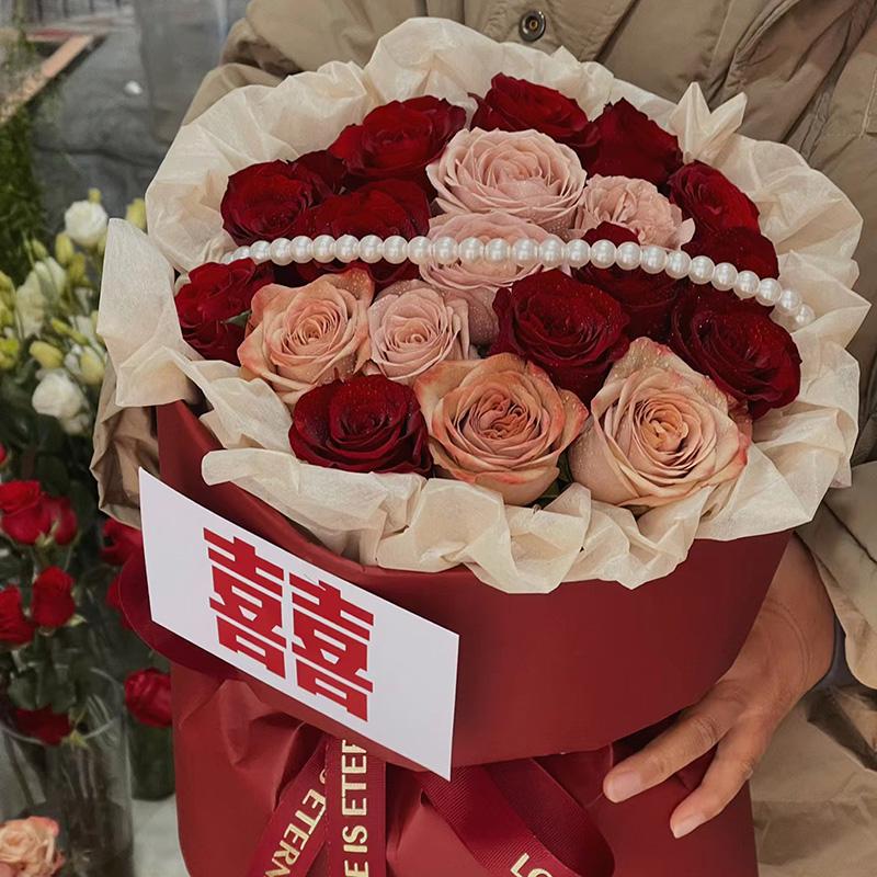 Ewiger Rosen Seifenblumenstrauß - Perfektes Geschenk für Lehrer, Freundinnen, beste Freunde, Verlobungen, Heiratsanträge und Geburtstage.