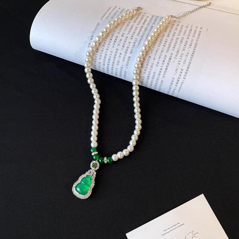 Green Chalcedony Pearl Necklace Pendant Chinese Style Light Luxury Temperament Sweater Chain Holiday Gift All-match Necklace