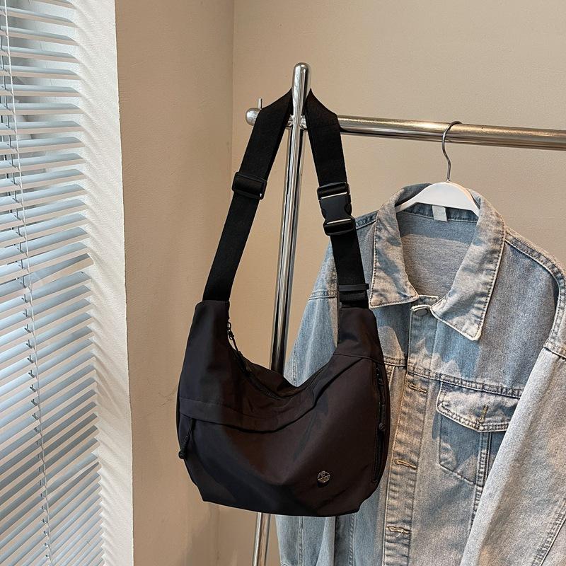 Fall 2025 New Canvas Large-capacity Shoulder Bag Dumpling Bag Casual Commuting Simple Fashion Lightweight Crossbody Bag