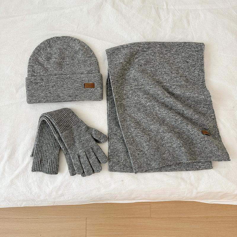 Однотонный вязаный шарф женский зимний 2025 универсальный утолщенный теплый шапка перчатки шарф набор из трех предметов
