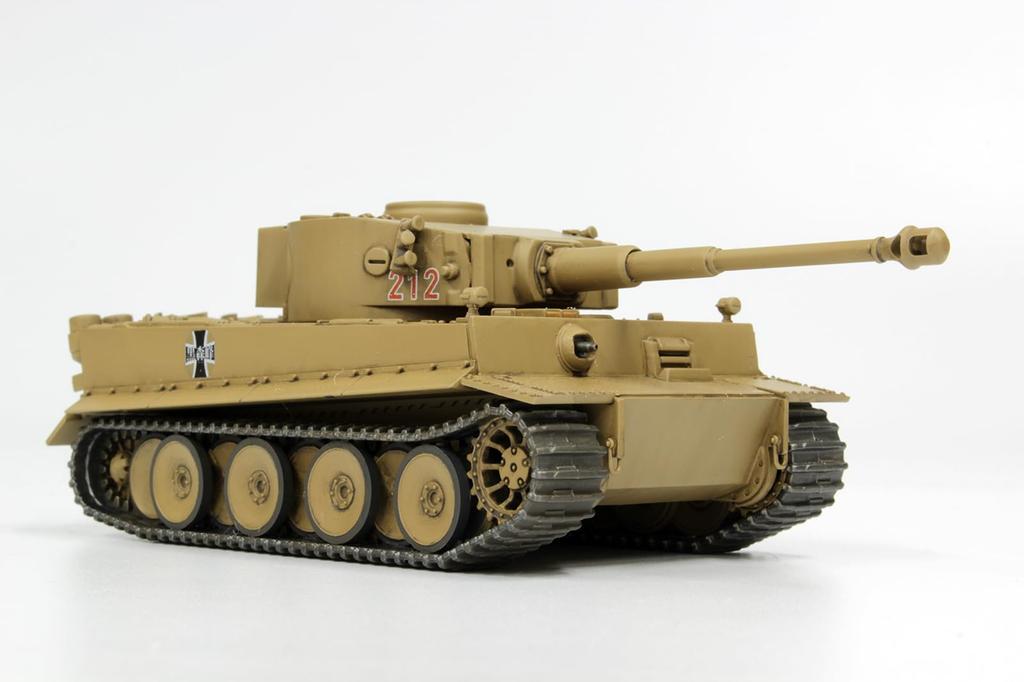 Platz Girls Panzer Final Chapter Affordable Model Tankery Tiger I Kuromorimine Academy Scale Plastic Model & Girls' 1/56 GP56-2