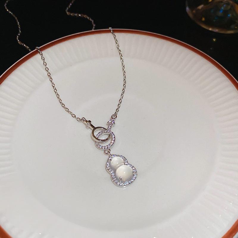 

Ожерелье из тыквы с цирконием: Элегантная цепочка на ключицу в китайском стиле для женщин — модный, универсальный и высококачественный аксессуар Necklace серебряный