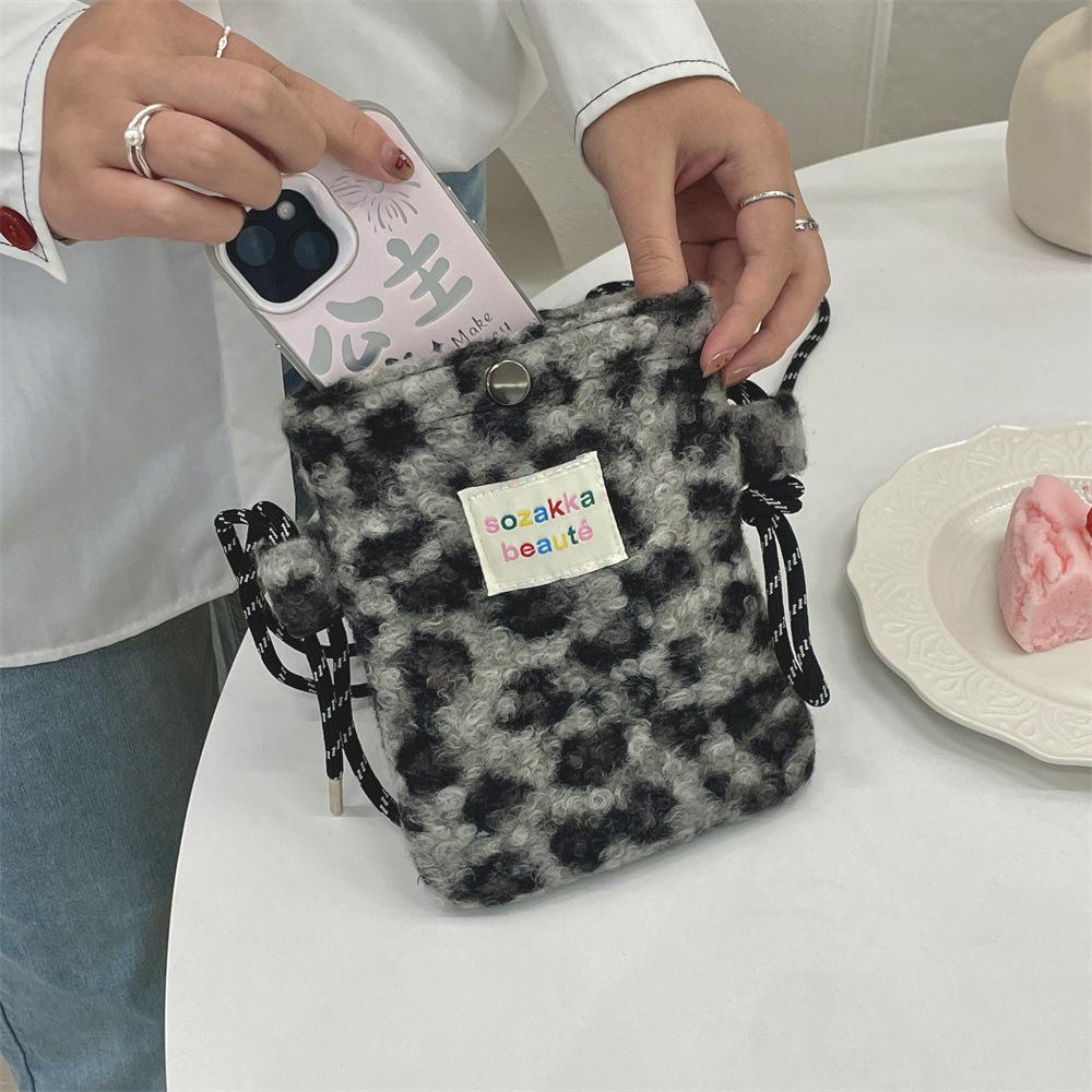 New Plush Dot Crossbody Bags for Women Cute Pink Shoulder Bag Handbag Purses Portable Phone Pouch