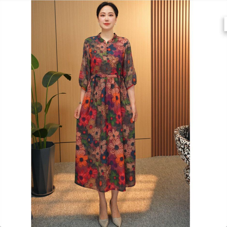 Elegant Slimming Plus Size Beach Dress for Middle-aged and Elderly Women - Noble, Belly-Hiding, Waist-Cinching Long Dress
