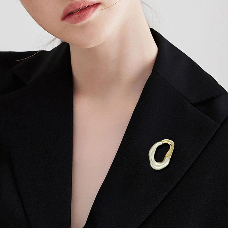 Simple fashion temperament special-shaped brooch high-end exquisite corsage jacket cardigan pin