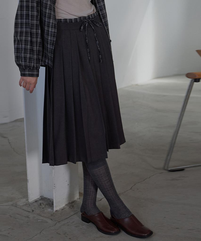 Button Check Coloring Pleats Midi Skirt (Charcoal)