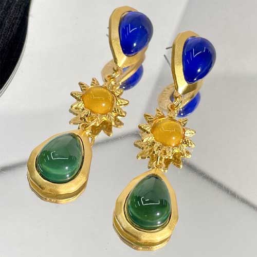 Elegant Women Men Fashion Classic Crystal Pendant Earrings For Women Girls Vintage Palace Style Gorgeous Ear Rings Jewelry