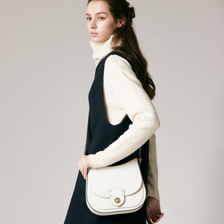 Iroas Marvel Hobo Bag Ivory