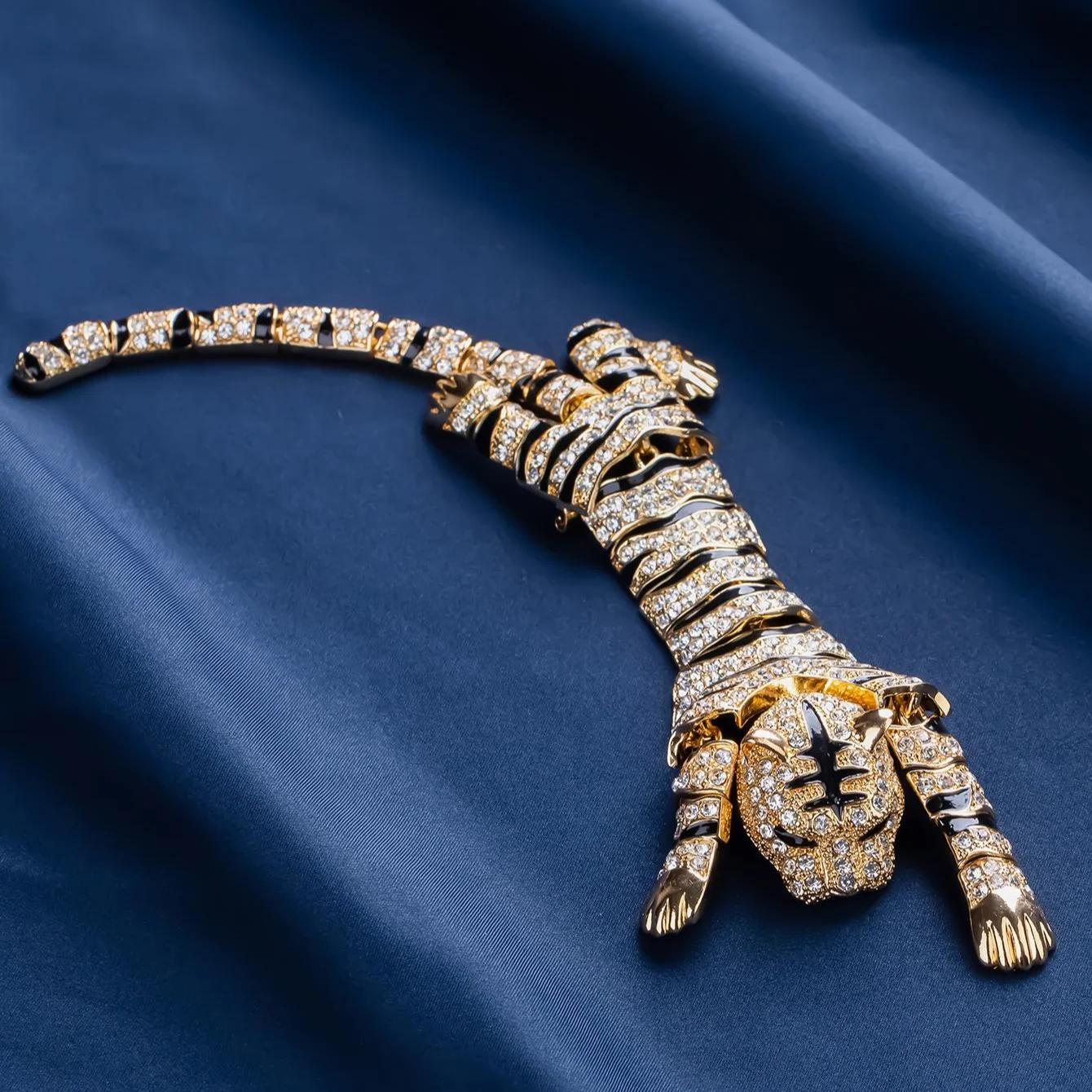 

инкрустированная стразами властная тигрица женская женская брошь новинка элегантные красивые аксессуары универсальная простая роскошь