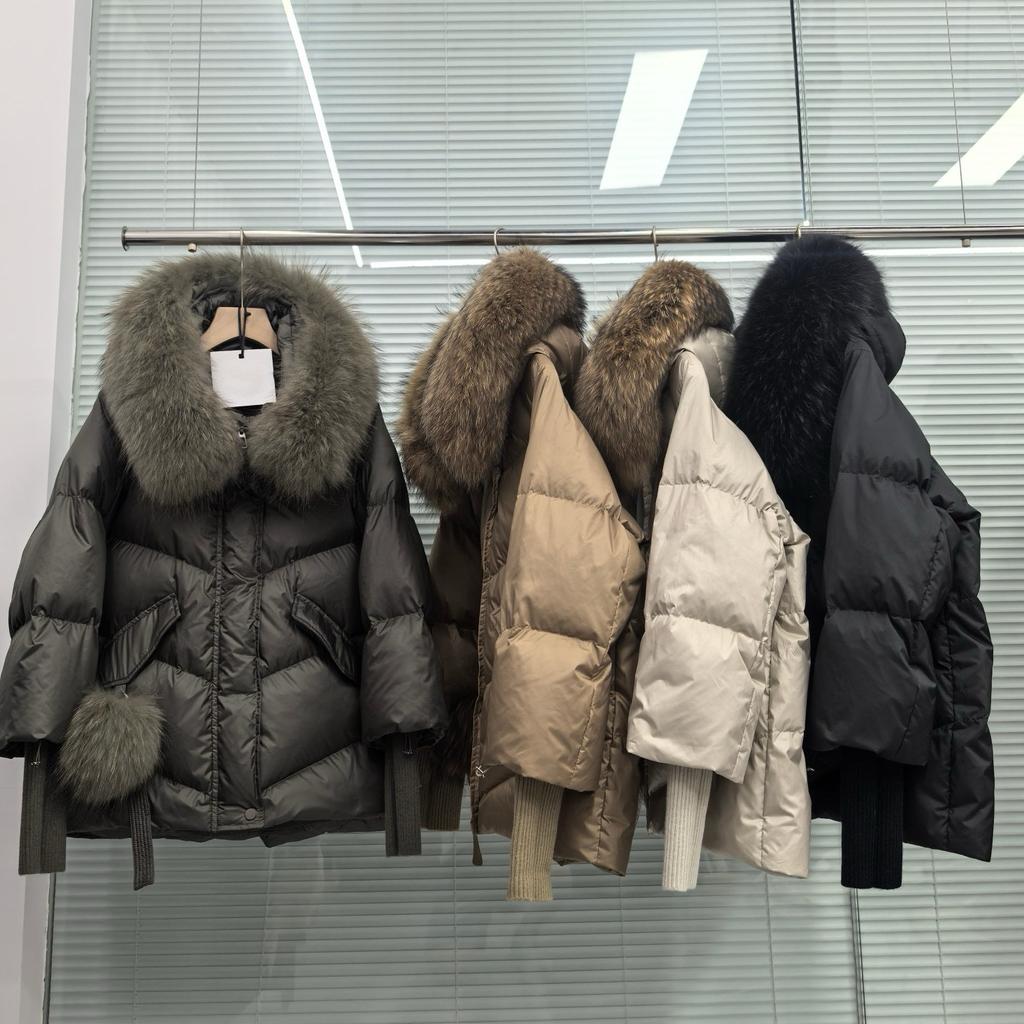 Autumn and winter new Max short hooded big fur collar hairball white duck down jacket fashionable versatile women's coat