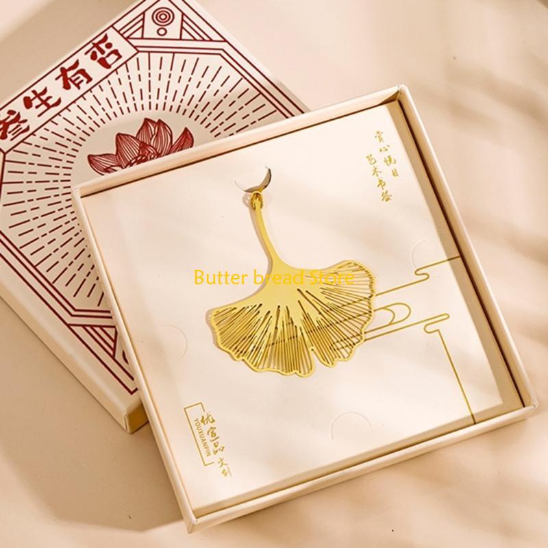 W89C Hollow Out Handmade Book Mark for Book Lovers Vintage Bookmarks for Readers, Metal Bookmarks with Pendant Designs