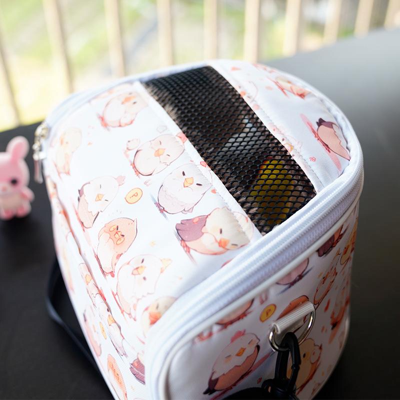 Cute Portable Shoulder Bag for Budgies Lovebirds Sugar Gliders with Breathable Mesh and Detachable Design Bird Toys Bird Cage