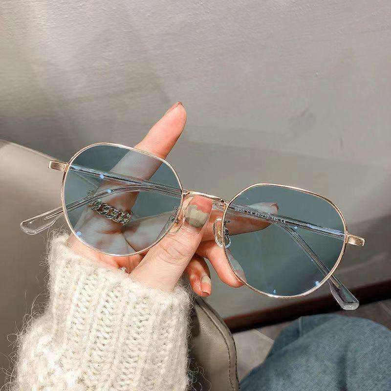 Luxury Photochromic Sunglasses Unisex Anti Blue Light UV Protection Eyewear for Men Women Stylish Eye Protection
