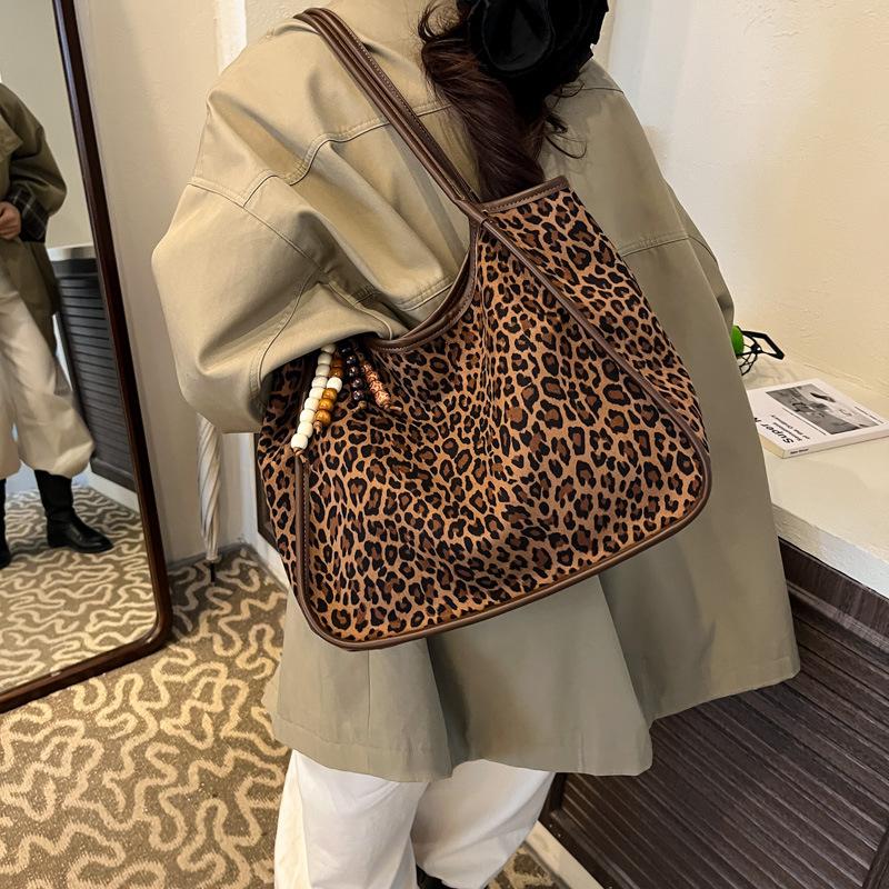 Leopard Print Bag Women's 2025 New Autumn and Winter Suede Shoulder Armpit Bag High-end Sense Commuter Tote Bag