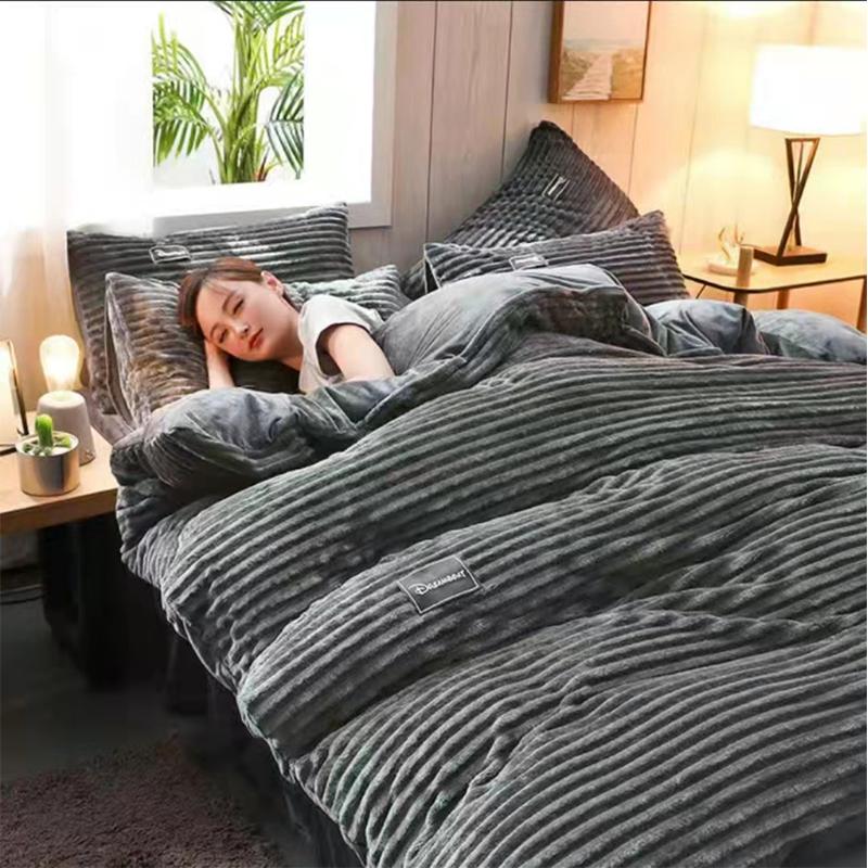 Flanela de inverno quatro peças capa de edredão grossa fronha de lã coral colcha capa de cama de três peças