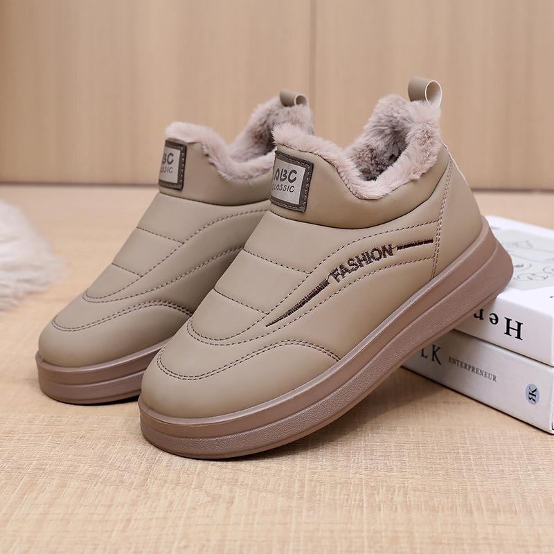 Women's Fuzzy Snow Boots Warm Ankle Boot With Fur Lined Faux Leather Anti-Slip Winter Shoes for Women Outdoor Chunky Platform Walking Short Booties