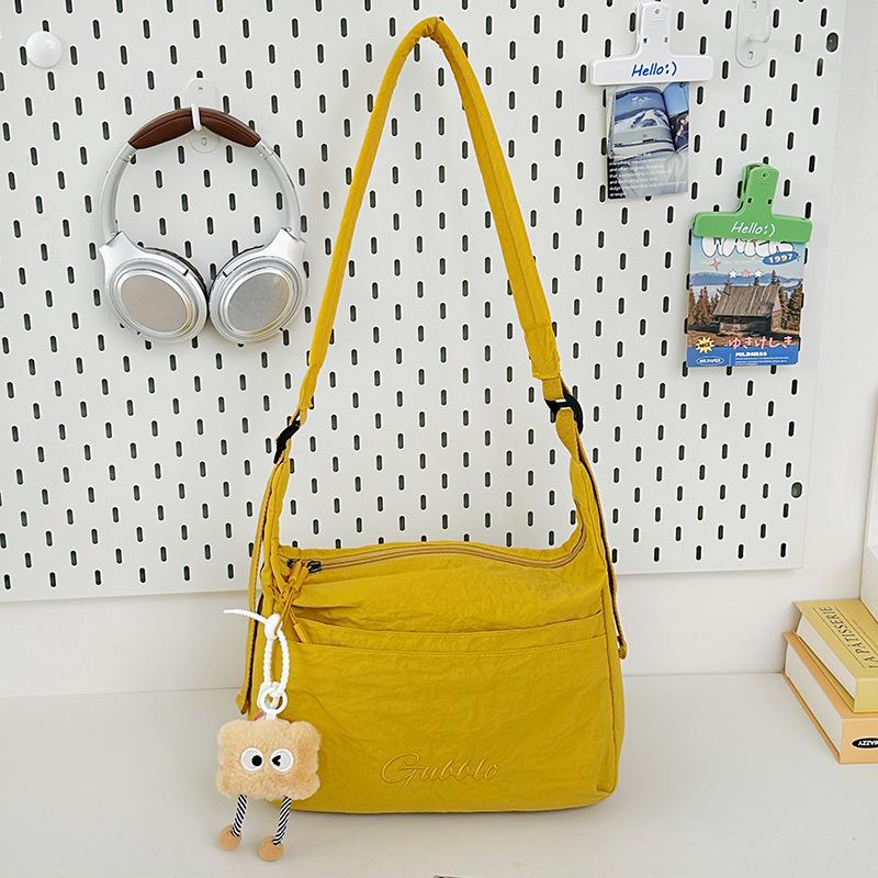 Lightweight Large-Capacity Shoulder Bag Women'S Casual Nylon Cloth Commuter Storage Daily Versatile Messenger Bag