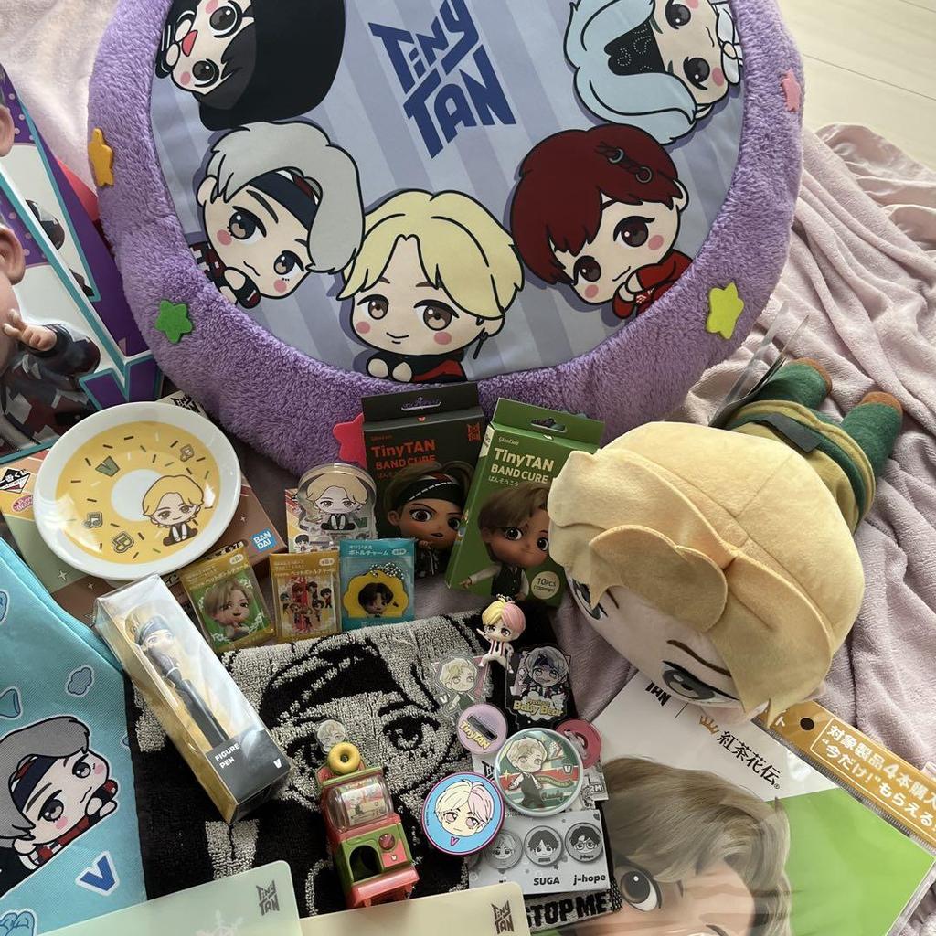 [USED] BTS V Tiny Tongue Merchandise Bundle: Plush Toys, Cushions, and Gachapon