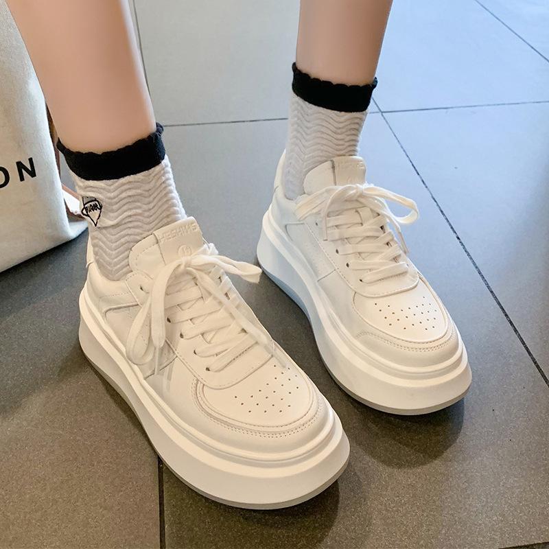 Board shoes women 2026 spring and summer new fashionable skateboard shoes Korean version student sports and leisure shoes