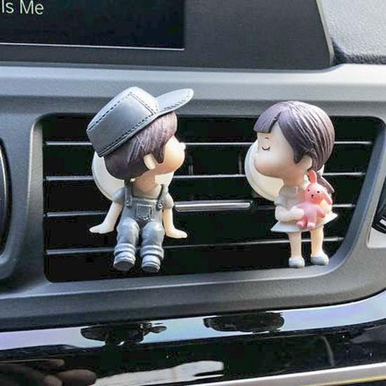 Cute Kissing Couple Dolls: Electric Car Interior Ornaments