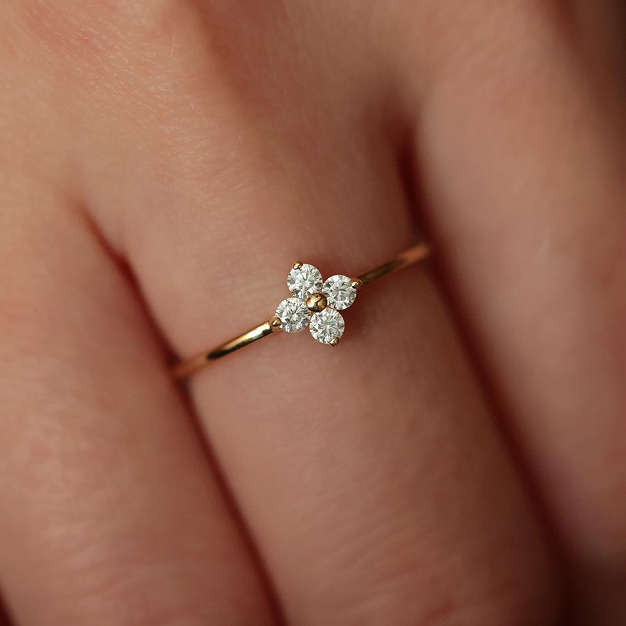 18K Gold-Plated Sterling Silver Four-Leaf Clover Zircon Ring for Women - High-End Design and Versatile Fashion Accessory.