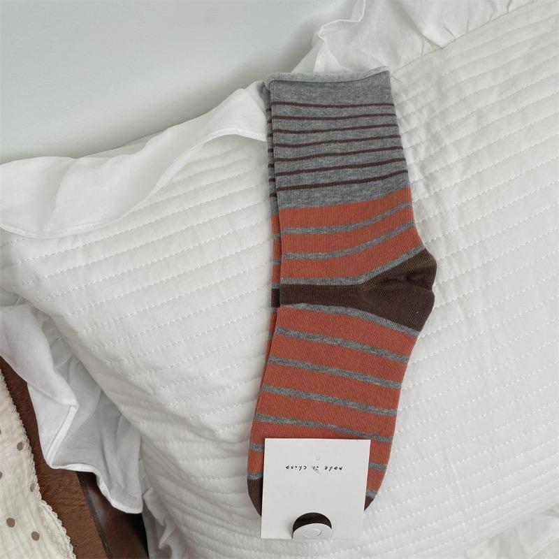 Women's New Spring and Autumn Products All Kinds of Curled Fringe Color Boneless Pile Socks