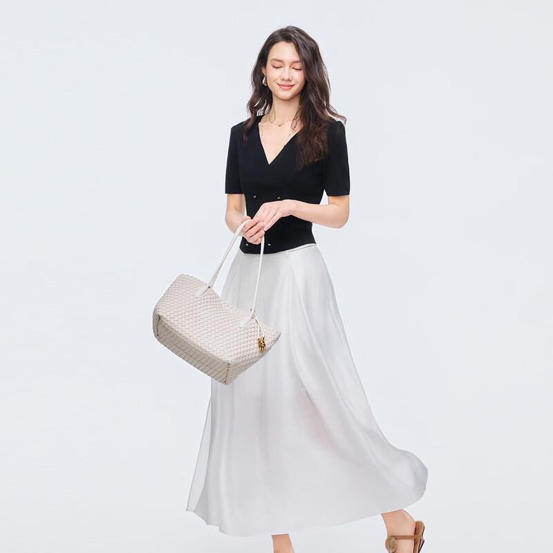Women s V-Neck Slim Fit Short Sleeve Knit Top M