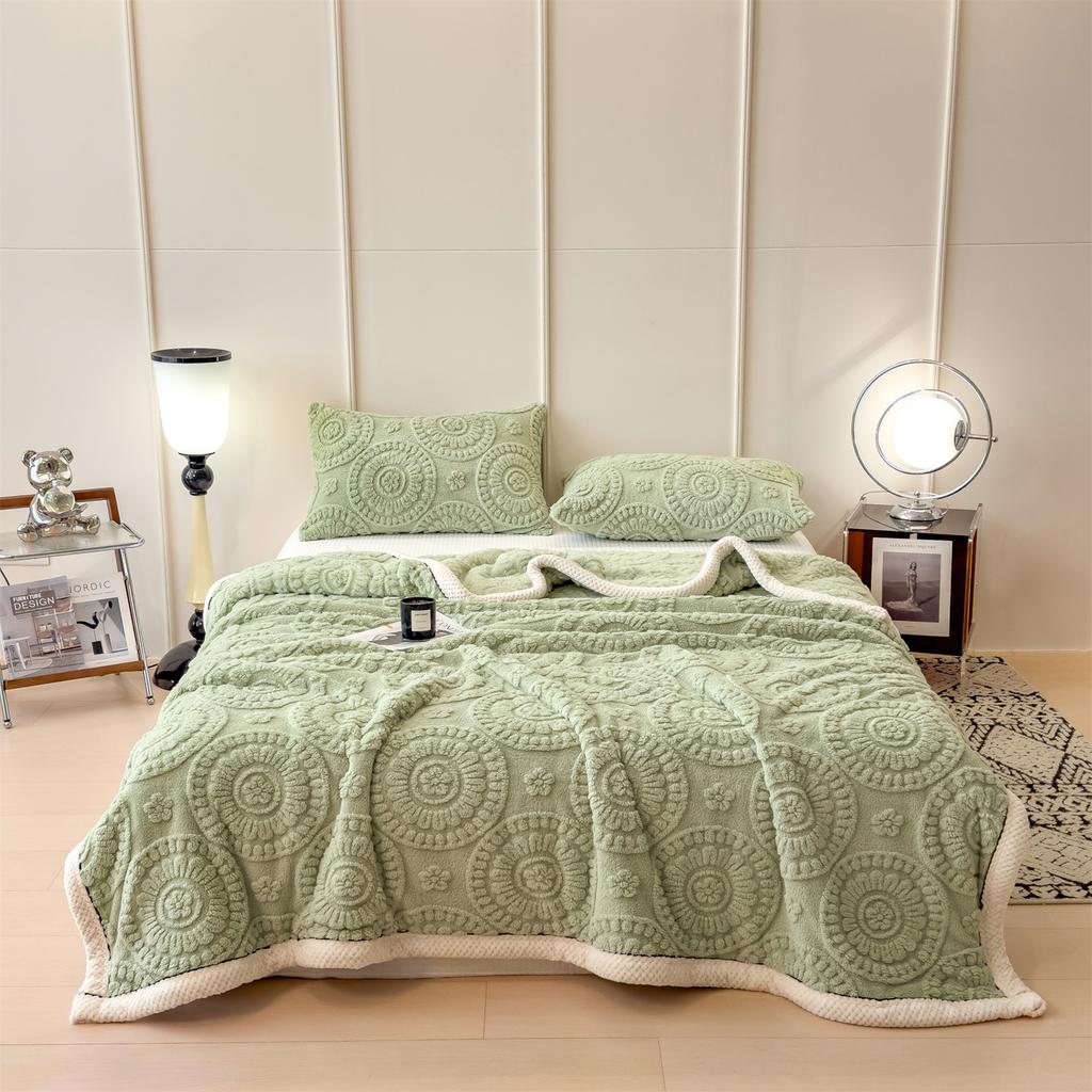 Double Sided Carved Velvet Autumn Winter Bed Blanket Luxury Thickened Warm Plush Sofa Throw Blanket Solid Color Fleece Blankets