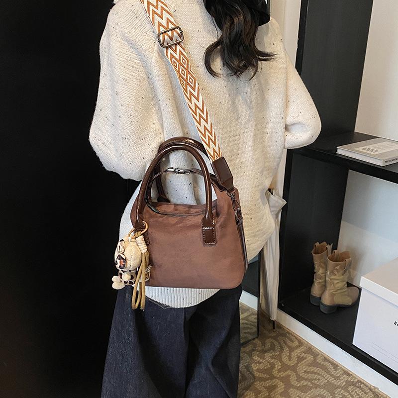 Frosted texture Boston bowling bag women's high-end niche design commuter versatile messenger bag