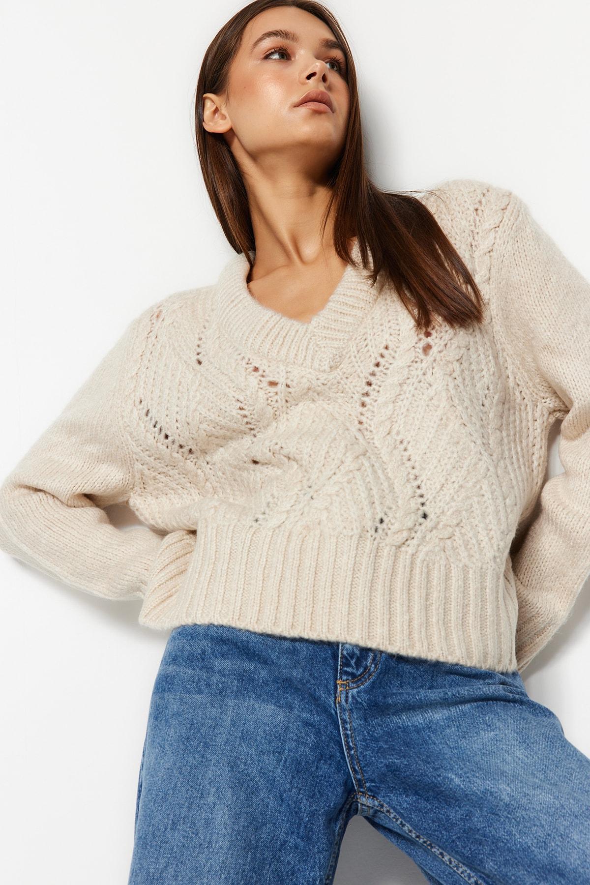 

Трикотажный свитер с мягкой текстурой Stone Soft и V-образным вырезом TWOAW24KZ00178..