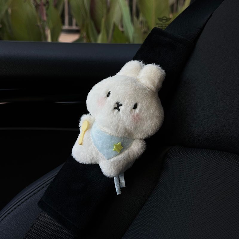 

Cute Car Seatbelt Shoulder Pads, Car Interior Decorations, Couple Decorations for the Car [Black Shoulder Cover] Single Bib Dry Rice Rabbit