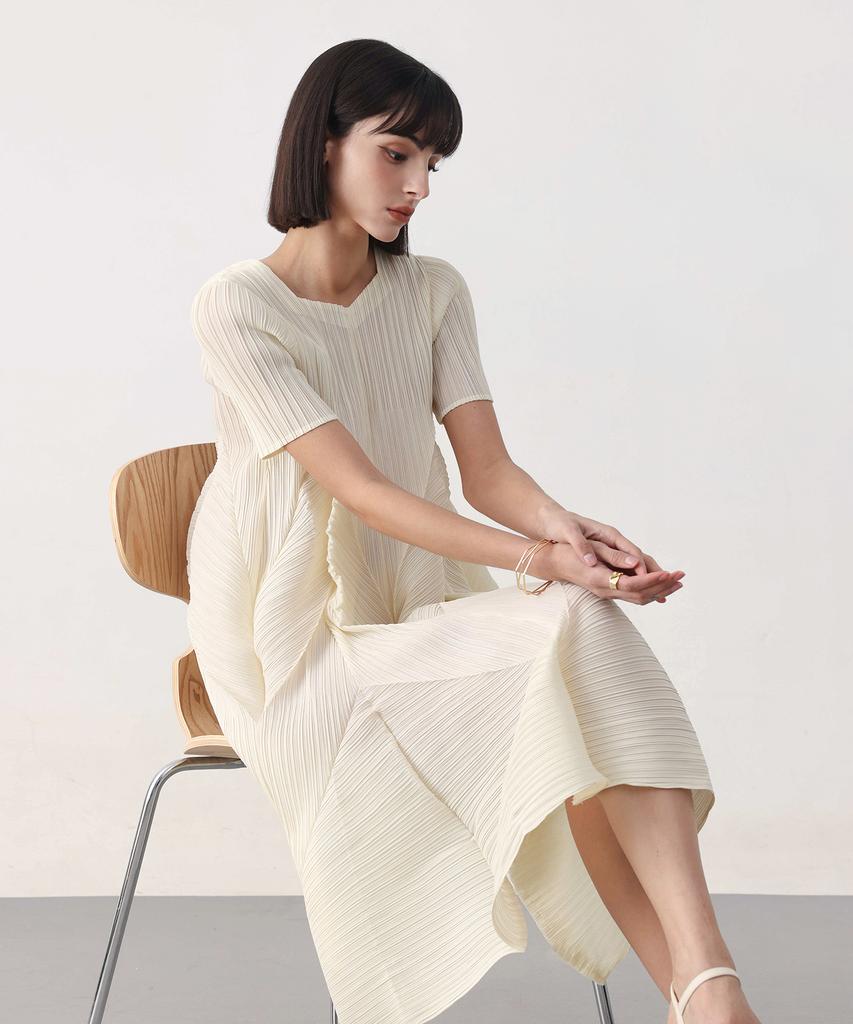 PLEATSMOOD Voluminous Pleated Dress