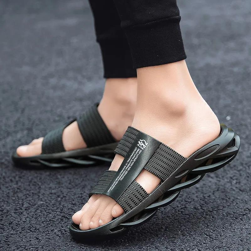 Men's Summer Large Size Non-slip Deodorant Breathable Slippers Spring Soft Sole Thick Heel Beach Slippers