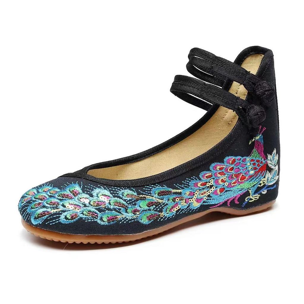Woman's Ethnic Style Flat Sole Embroidered Shoes Soft Sole Non Slip Round Toe Buckle Strap Lightweight Hanfu Shoes Wedding Shoes