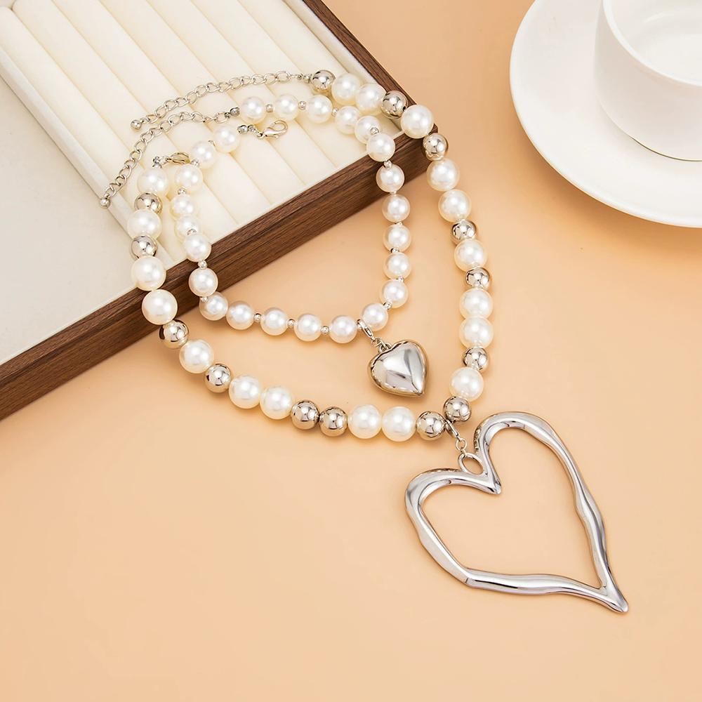 Exaggerated Heart-Shaped Pendant Necklace Fashion Imitation Pearl CCB Beaded Collarbone Chain Retro Women Jewelry Accessories