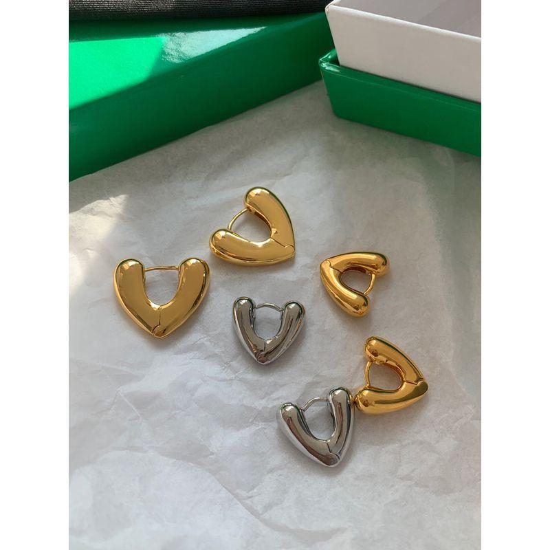 Accessible Luxury European and American Metal Women's Heart Shaped Cold Sex Style Ear Clip