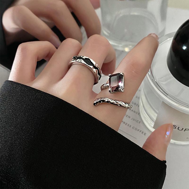 Adjustable Ring Fashionforward For Women Made From Copper With Eyecatching Black Zircon And Modern Design Geometric