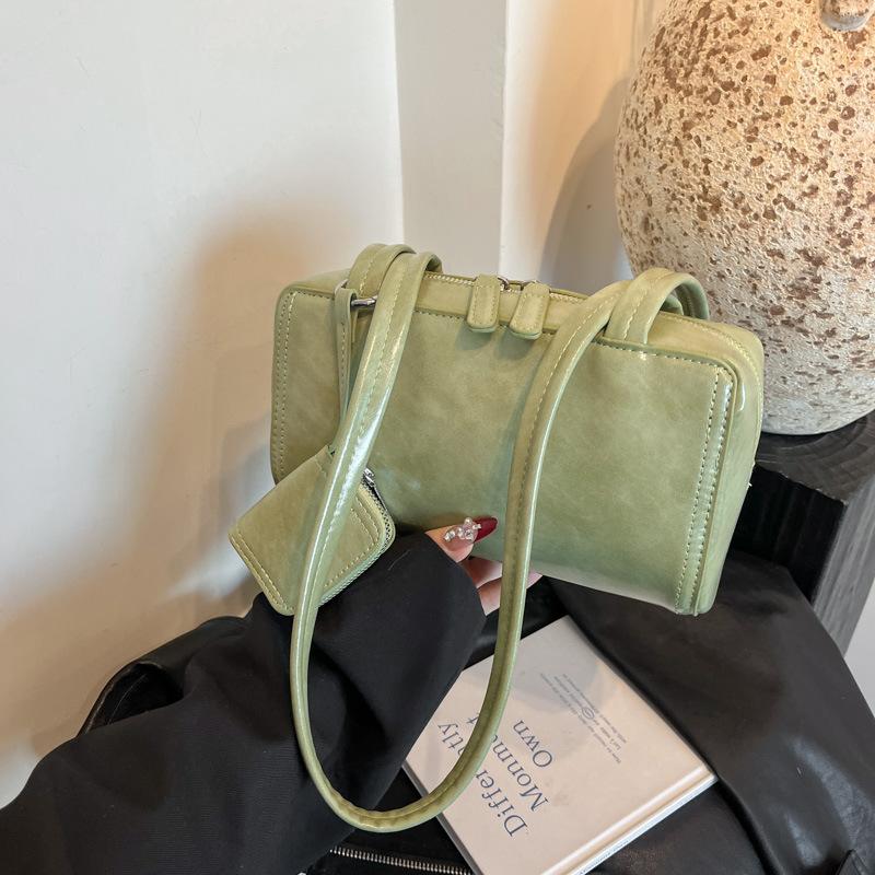 

Маленькая сумка женская новая модная универсальная на плечо подмышку сумка для通勤 зелёный