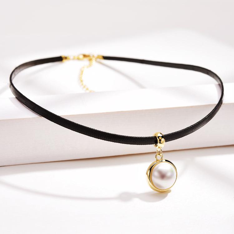Elegant Black Choker with Artificial Pearl - Fashionable Women's Short Clavicle Necklace
