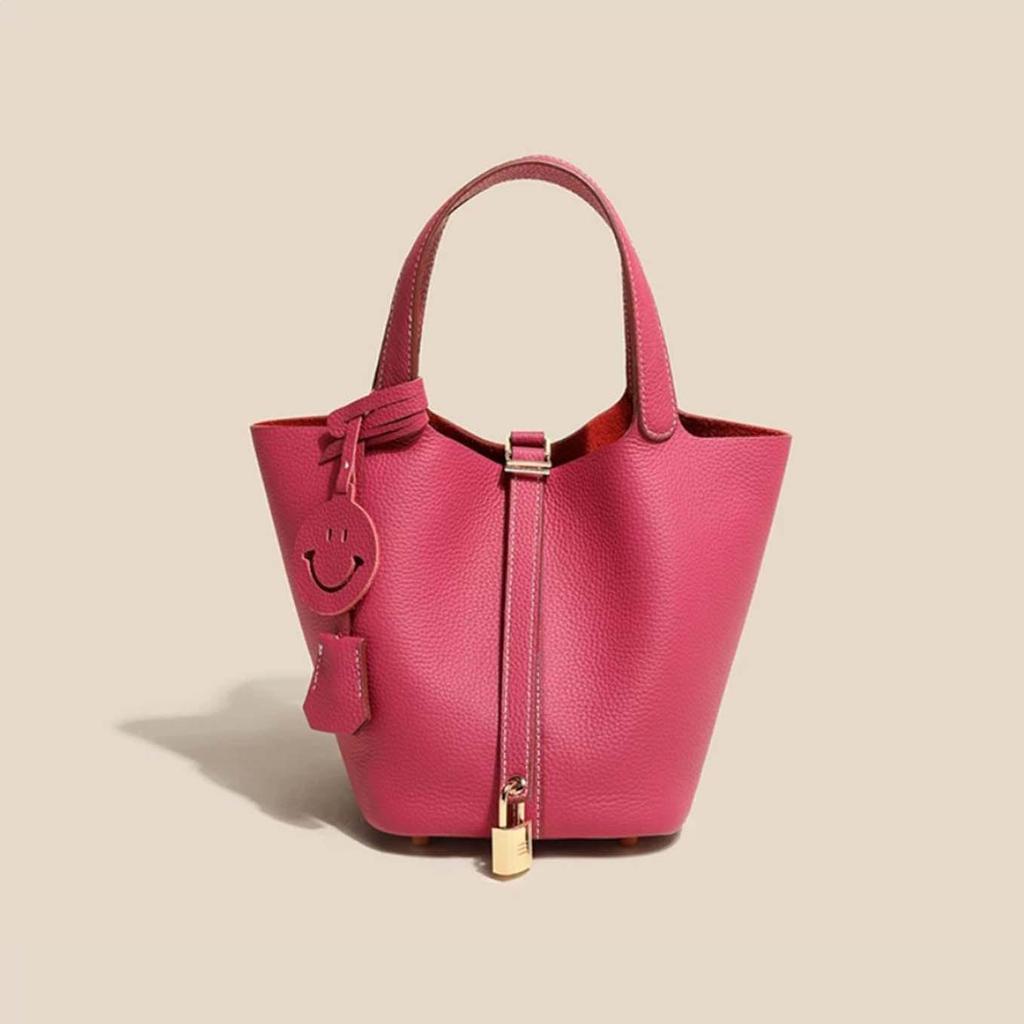 2025 Trending Women's Genuine Leather Cowhide Bucket Bag: Versatile, Top Layer Vegetable Tanned Handbag