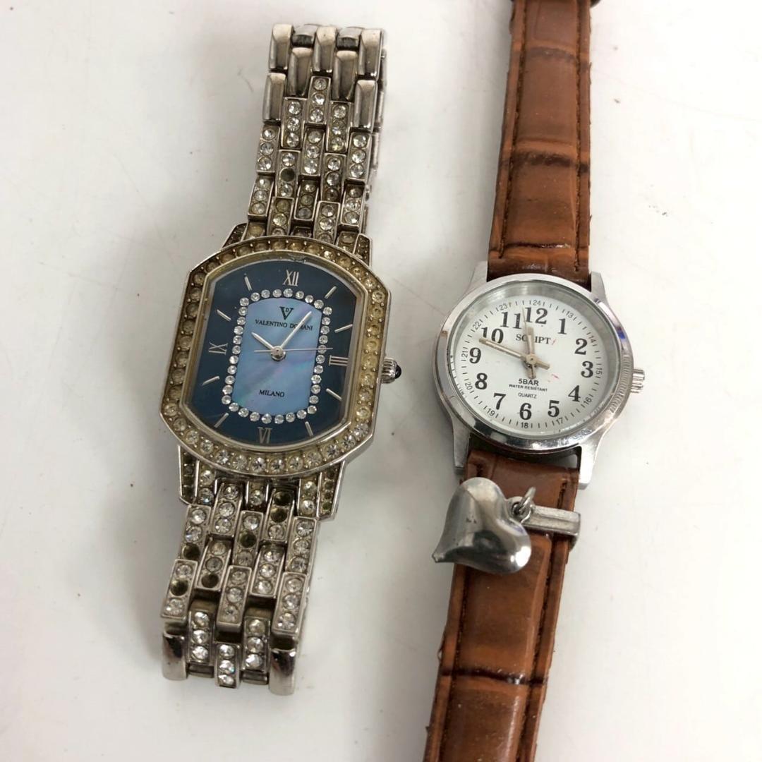 Used VALENTINO DOMANI VD-2017 Ladies Watch Blue Shell Dial Analog Quartz Stainless Steel Strap