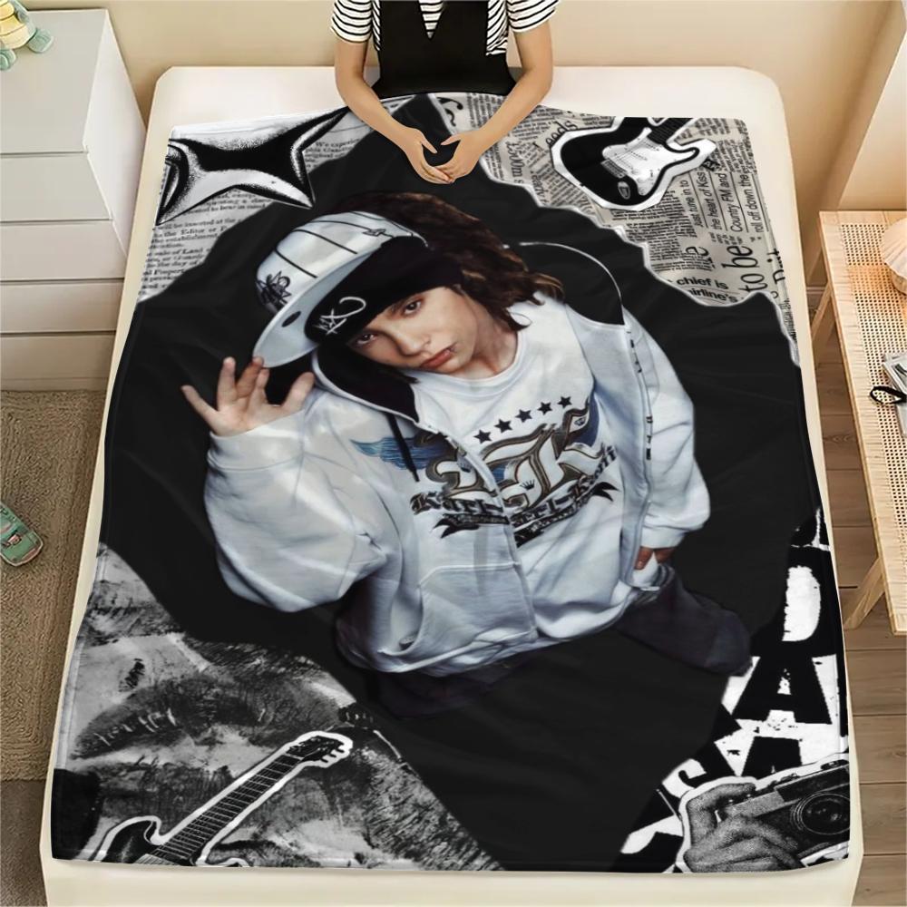 1 Stück Tom Kaulitz Print Flanelldecke, Hohe Qualität, Bequem für alle Jahreszeiten, Heimdekoration, Wärme und Komfort, Perfekt für Weihnachtsgeschenke