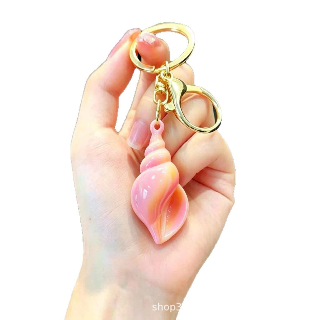 Red Plated Cartoon Conch Keychain Pendant - Small, Exquisite Gift for Couples and Car Keys