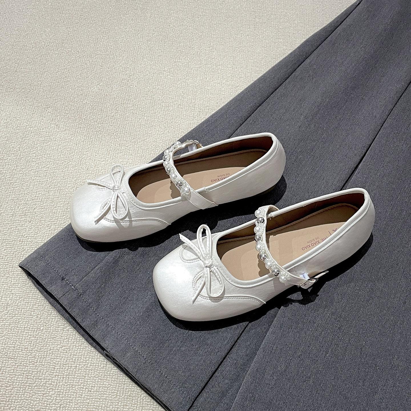 

Silver French ballet style light mouth low heel single shoes women s summer 2025 new with skirt square head soft sole Mary Jane shoes 35 бежевий