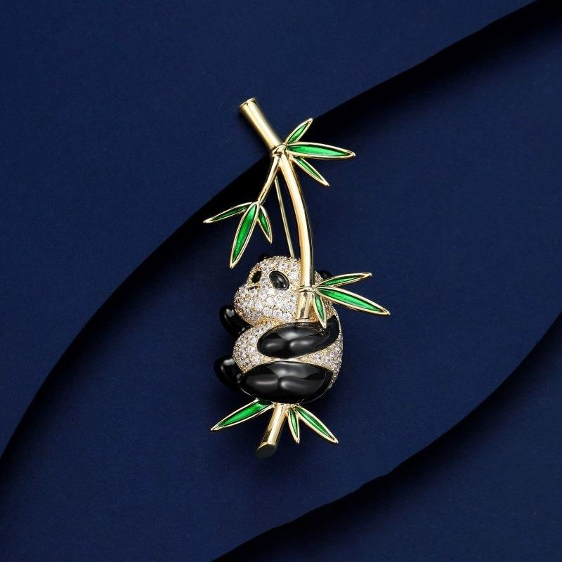 Cute Panda Hugging Bamboo Brooch, Men's and Women's Niche Design Sense Brooch Badge, Elegant Corsage