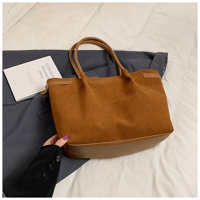 

Niche large-capacity tote bag women s autumn and winter new suede casual commuter portable shoulder bag коричневий