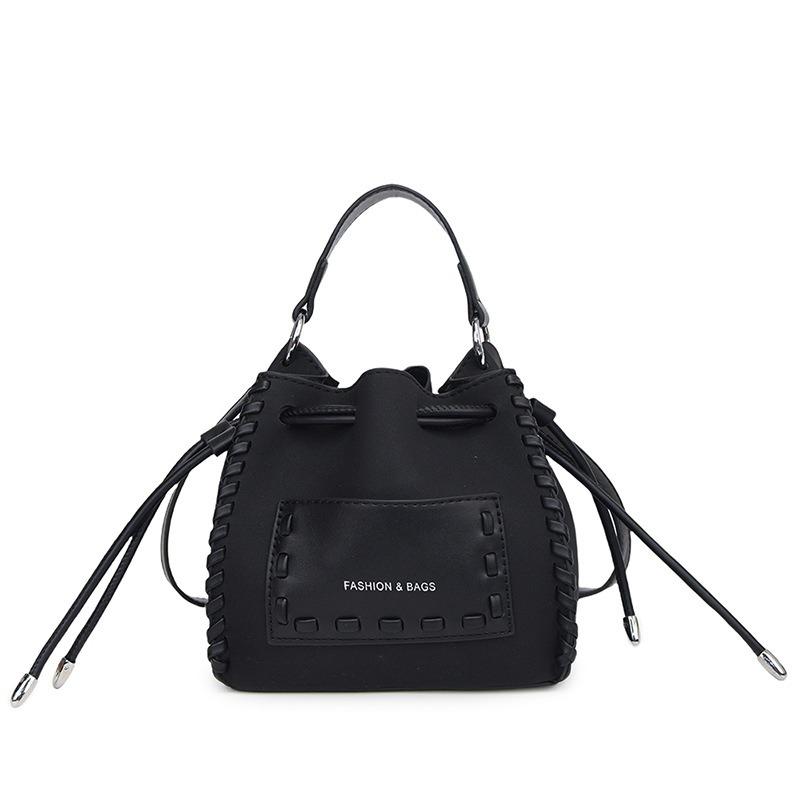 Portable Shoulder Bags Are Popular Today, New Trendy Spring and Summer Fashion Women's Bags, Messenger Bags, Solid Color Bucket Bags.